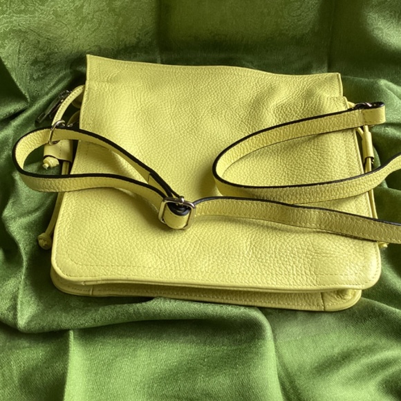 Borse In Pelle Bright Yellow Genuine Leather Drawstring Cinch  Crossbody Handbag - Picture 9 of 12